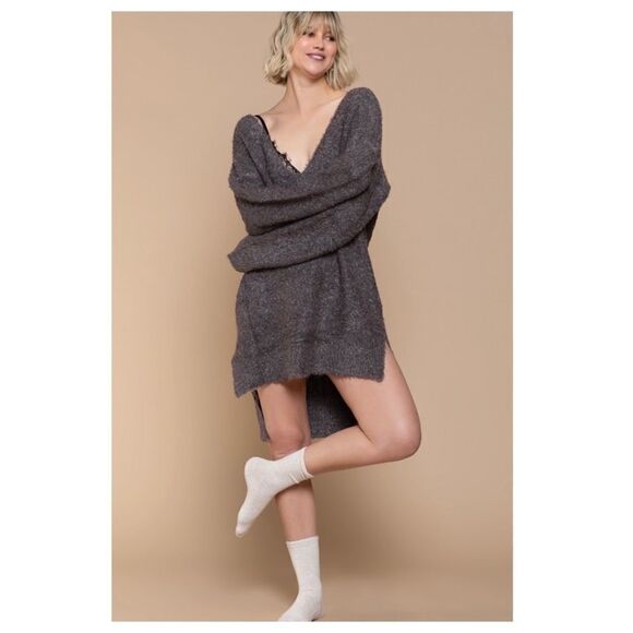 Copy - Wool Blend V-Neck  relaxed Fit High Low Sweater in Violet Wood - Picture 3 of 8